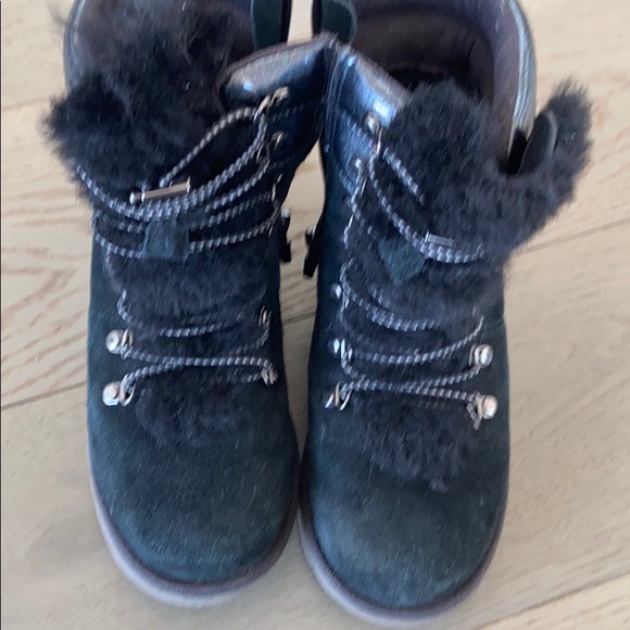 Kids Ugg Winter Boots - Picture 4 of 6